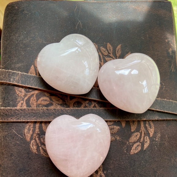 1 Rose Quartz Puffy Heart Crystal Stone. The Pink of the Stone of Love Self Love - Picture 7 of 8